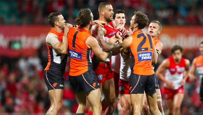Buddy Franklin battles against the GWS defence in the 2018 AFL finals series