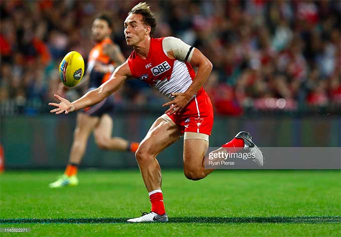 Ryan Clarke chases the ball against GWS Giants in Round 6